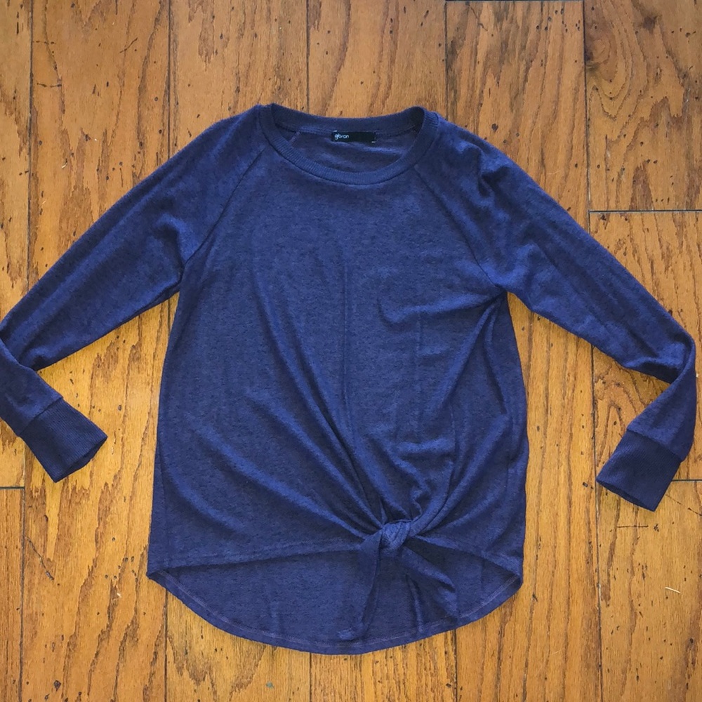Super soft, Gibson size S sweater with front knot